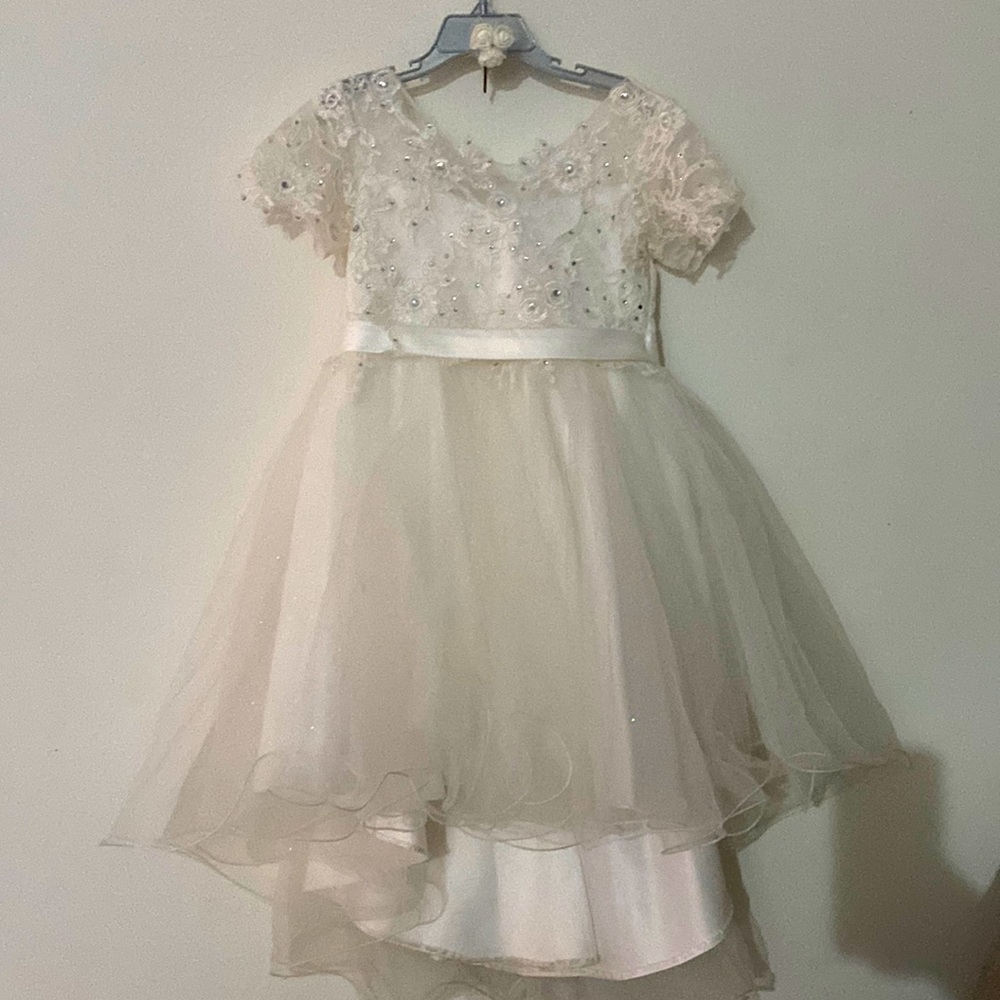 Off white dress size 4/5